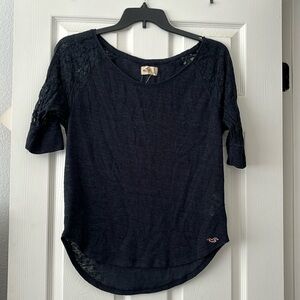 Hollister top